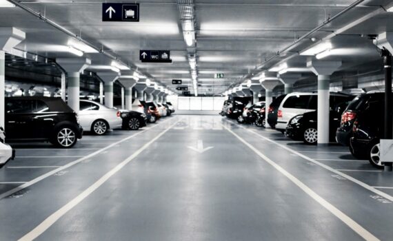 furto veicolo in parcheggio